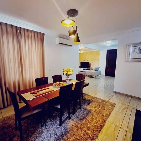 Bertha'S Court D-Plus Apartments Dzorwulu Eksteriør bilde